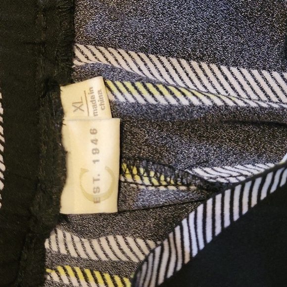 NWOT C est. 1946 Fashion short. Black with neon and white striped. Faux belt tie - Picture 3 of 3